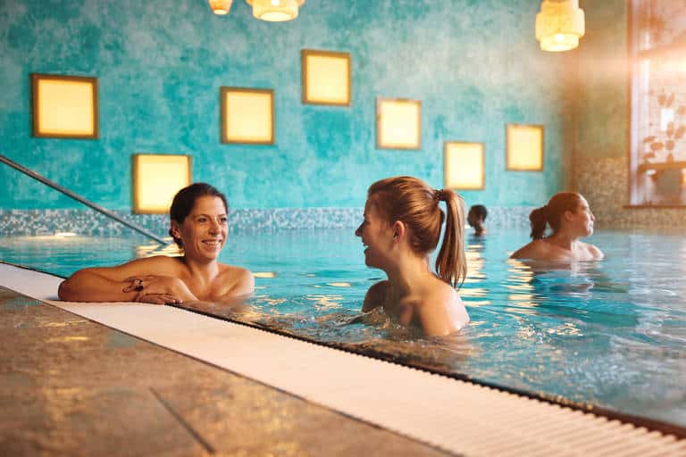 Wellness Voucher SpaWeesp | Dagkaart + overnachting met ontbijt