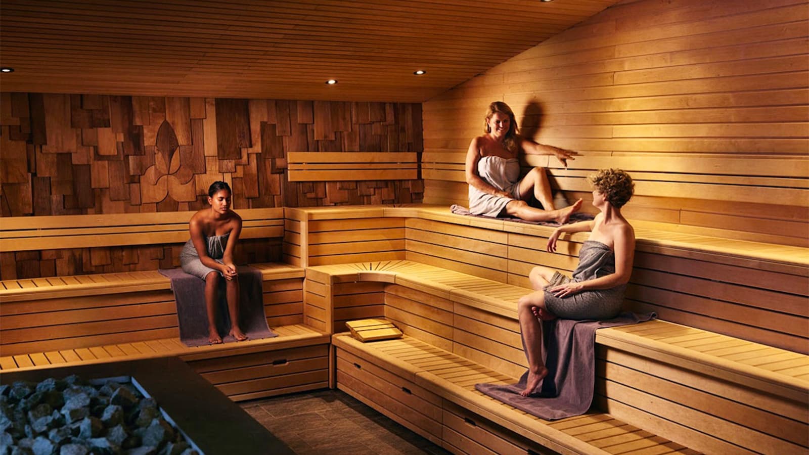 Wellness bij Thermen Holiday + hotel met ontbijt foto 3