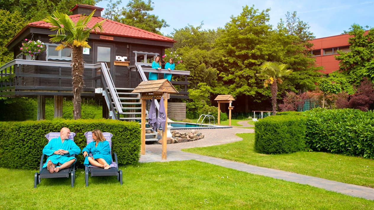 Wellness voucher Thermen Holiday | Dagkaart + overnachting met ontbijt foto 2